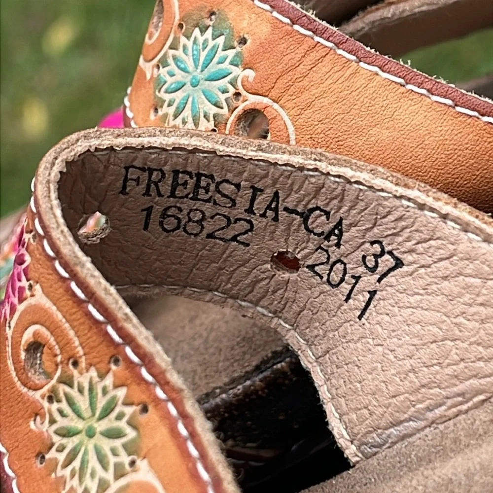 L’Artiste spring step sandals, velcro straps, open toe, brown, flower, size 6.5 - Picture 7 of 9